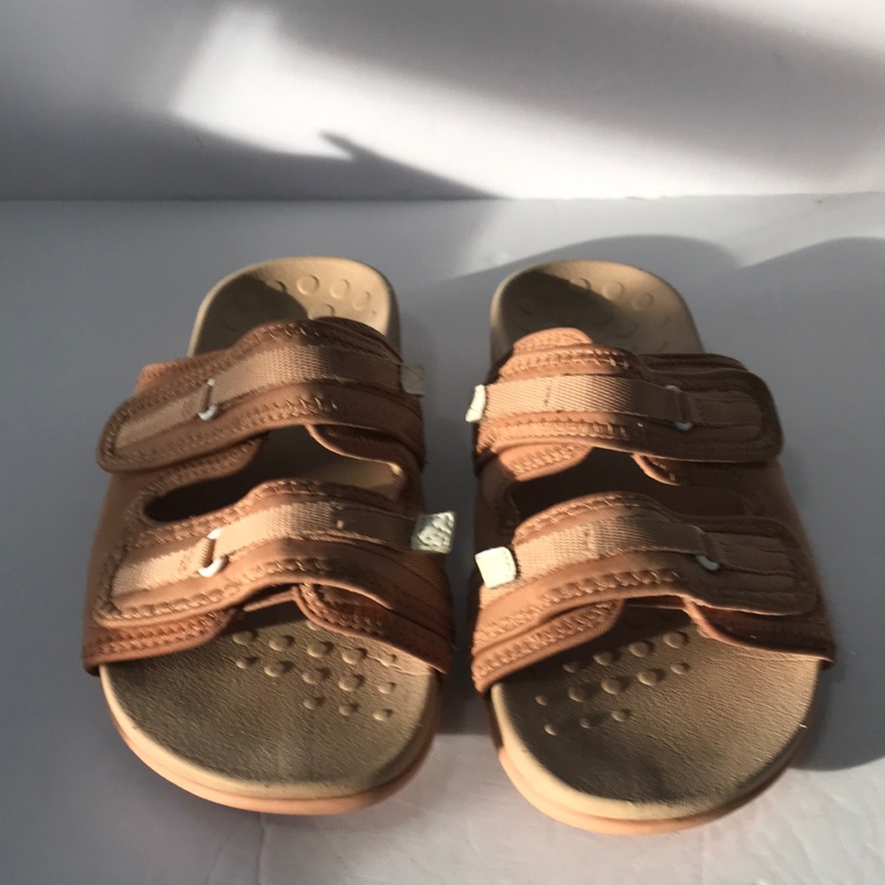 Vionic Adjustable Sport Slide Sandal - Sarah in Macaroon 7 1/2 Wide